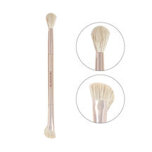 DUAL ENDED PRECISION NOSE CONTOUR BRUSH (BROCHA DE DOBLE PUNTA PARA CREMA Y POLVO)